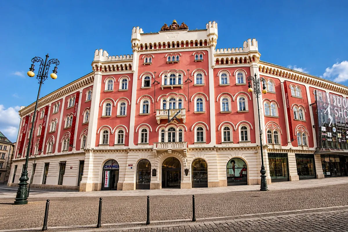 Pronájem kanceláře 1722 m²